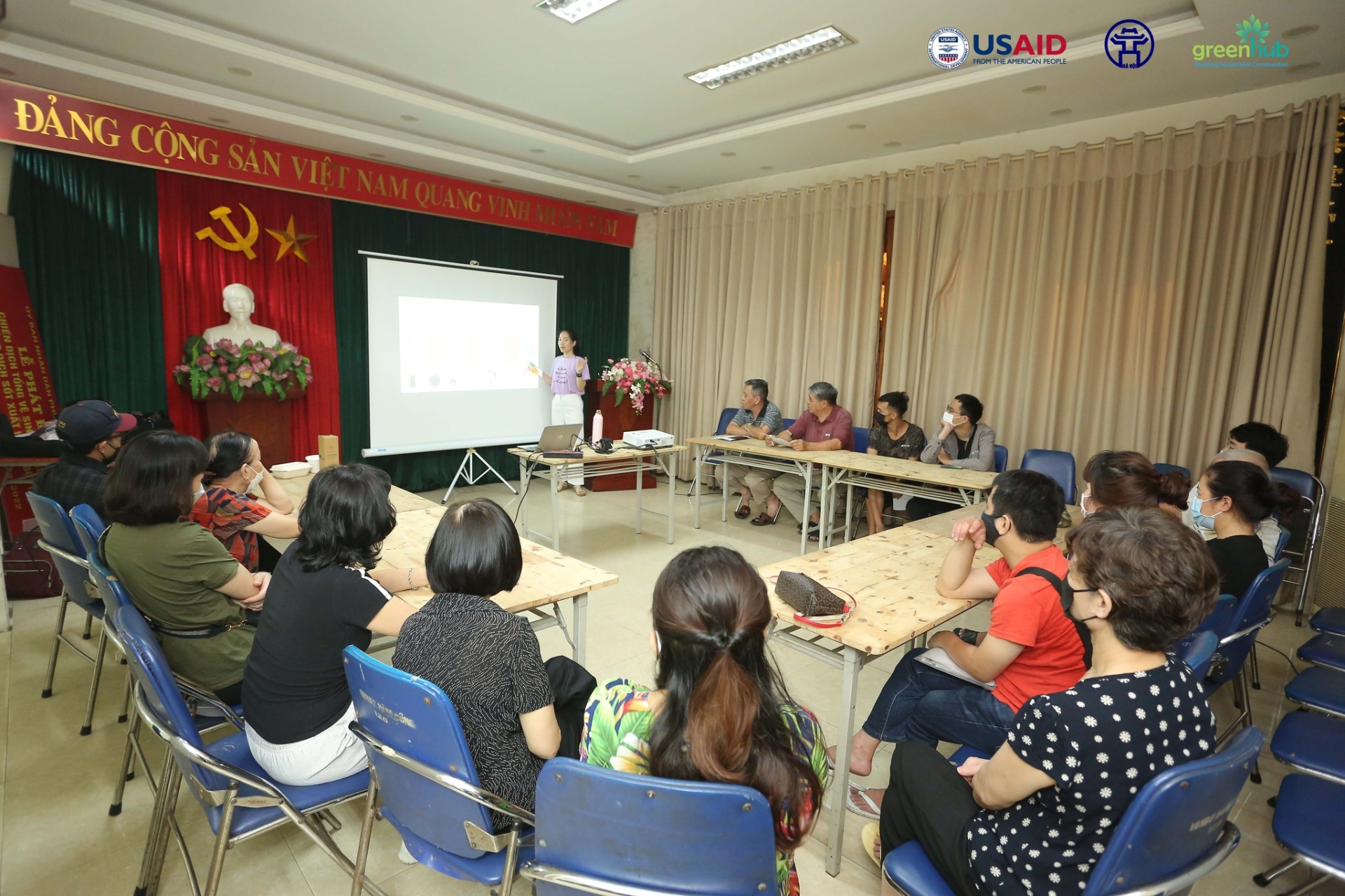 Tập huấn "Sử dụng nhựa an toàn & thay thế đồ nhựa sử dụng 1 lần trong kinh doanh" tại quận Hoàn Kiếm