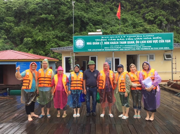 Khảo sát hiện trạng sử dụng phao xốp và rác xốp tại các lồng bè NTTS trên vịnh Hạ Long