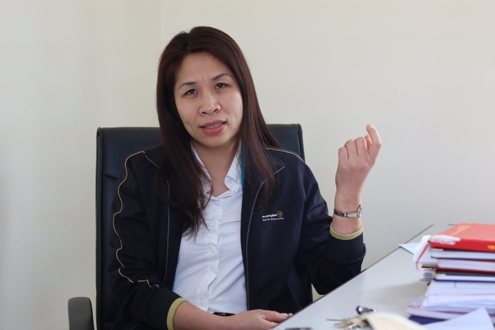 Earning money from trash- story 3: Person who turns trash into green