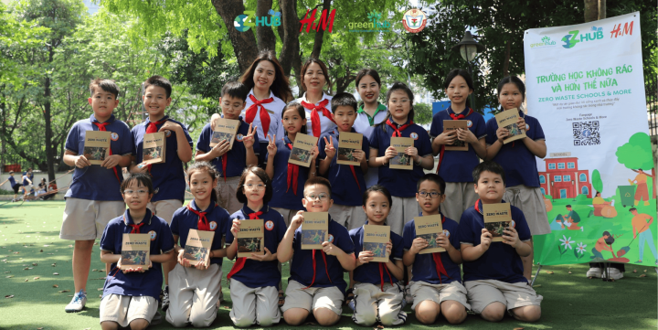 Tập huấn Kỹ thuật ủ rác hữu cơ trong thùng ủ cho học sinh trường Tiểu học Trung Yên