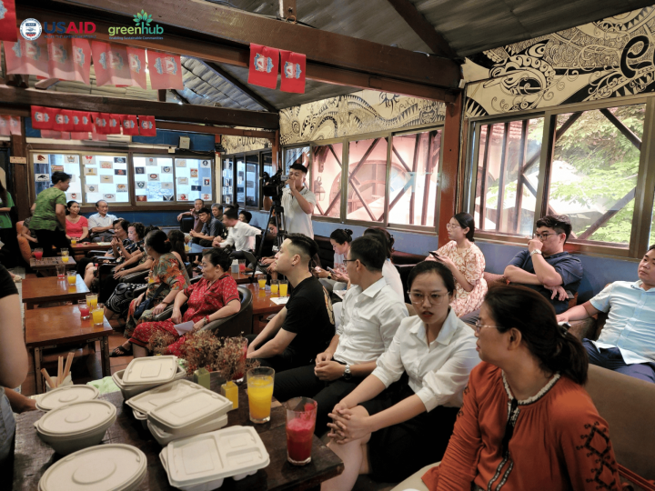 GreenHub đồng hành cùng các hộ kinh doanh phố ẩm thực Tống Duy Tân - Ngõ Cấm Chỉ trong quá trình giảm thiểu rác thải nhựa