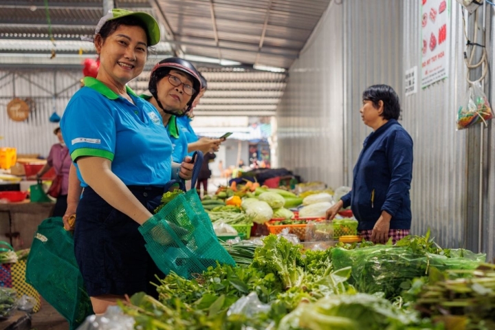 Reducing plastic waste through Zero-waste Practices-PE
